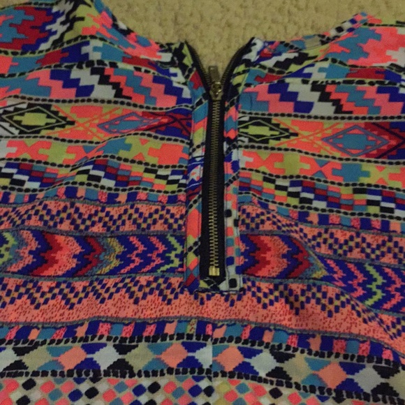 Colorful pattern shirt! - Picture 3 of 3